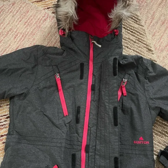 Burton Women’s Charcoal and Pink Ski/Snowboard Coat - Picture 5 of 13